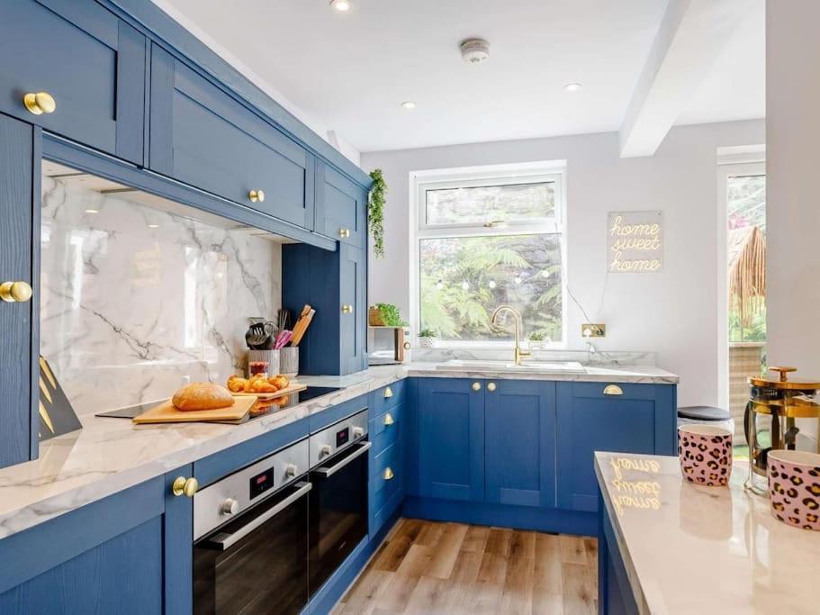 Dawns House Cromford, Peak District, Hot Tub, For 6 - Stunning Views Appartement Buitenkant foto